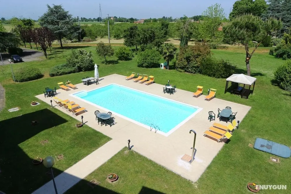 Mini Hotel Le Ville - Havuz