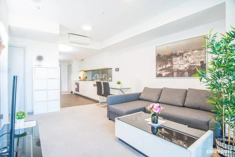 Minimalism Modern Apartment With Water View - Öne Çıkan Resim