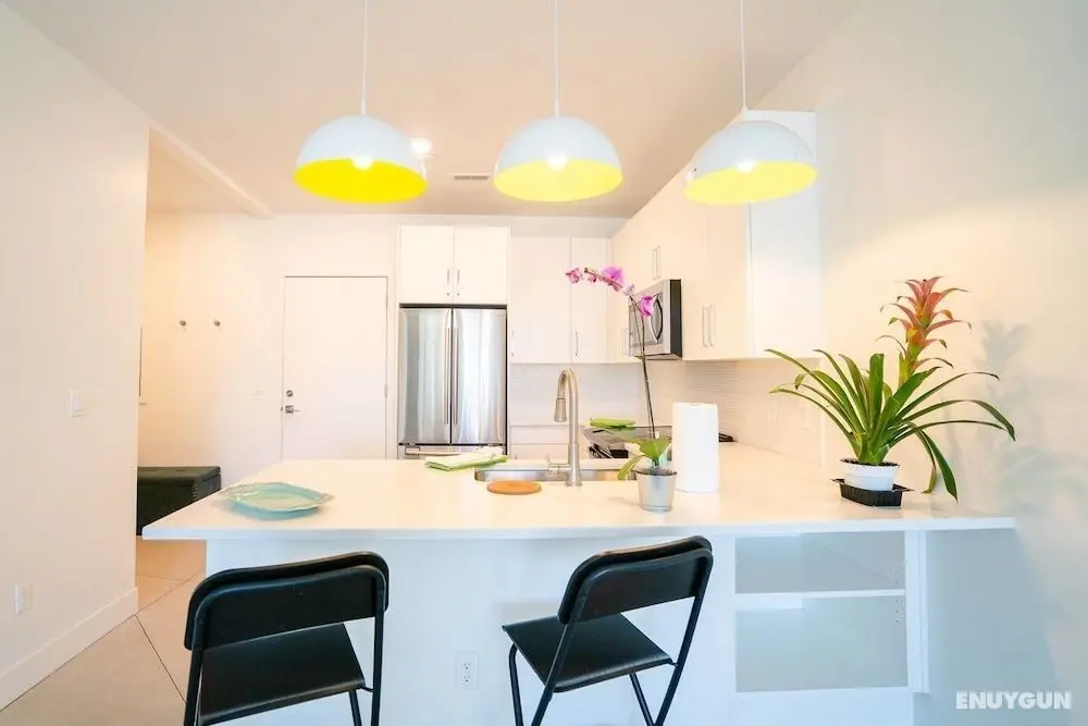 Minimalist & Alluring Condo, Walk to Mile High - Öne Çıkan Resim