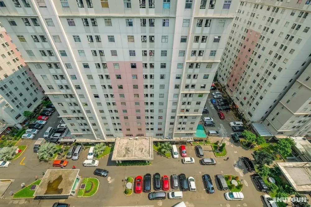 Minimalist and Cozy 2BR Apartment at Kalibata City Residence - Oda Manzaraları
