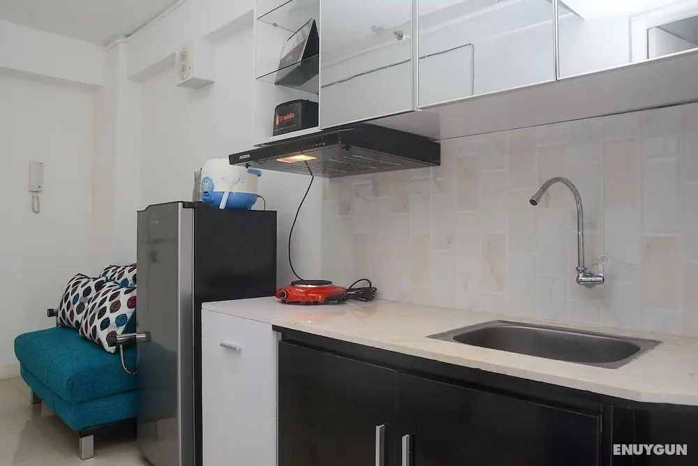 Minimalist and Stylish 1BR Bassura City Apartment - Lobi