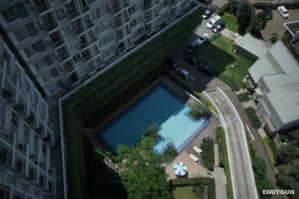 Minimalist and Warm Studio Apartment at Bintaro Plaza Residence - Oda Manzaraları