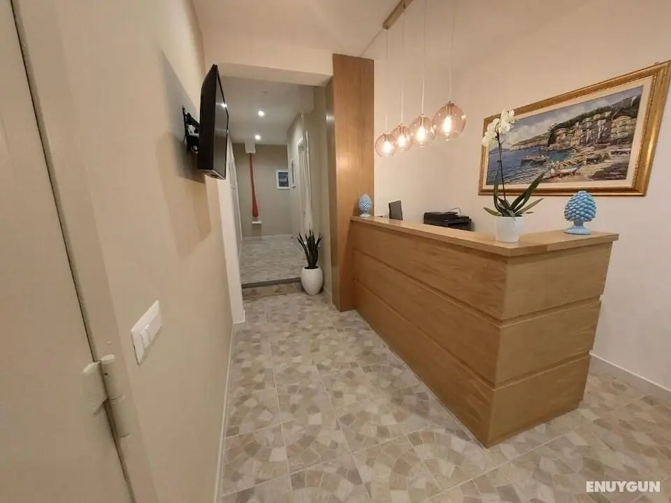 MISTRAL LUXURY SUITES - Lobi