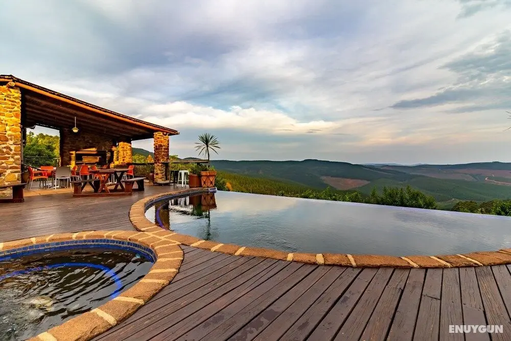 Misty Mountain Lodge - Öne Çıkan Resim
