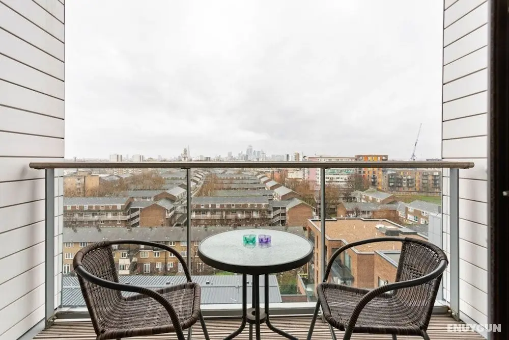 Modern 1 Bedroom Apartment Near Canary Wharf With Balcony - Oda Düzeni