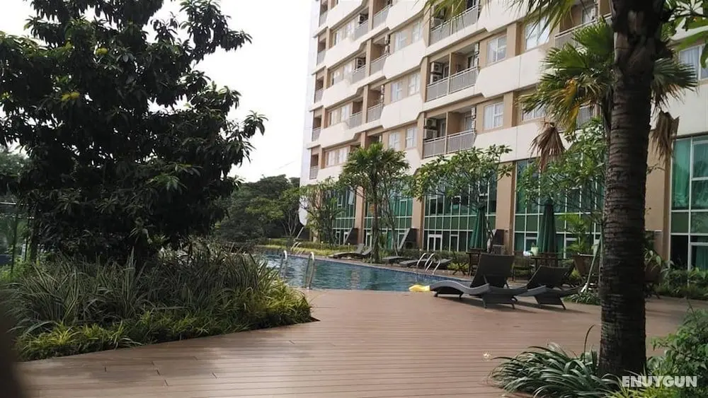 Modern 1BR Apartment @Trivium Terrace Lippo Cikarang - Havuz