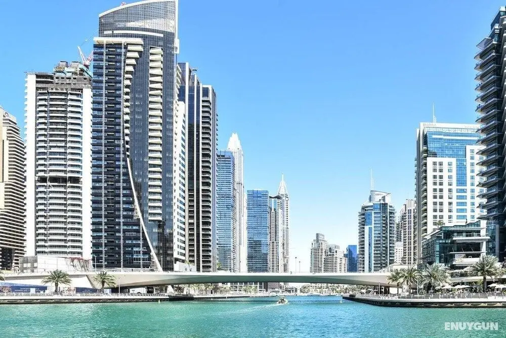 Modern 1BR w/ Gorgeous Marina Views! Sleeps 3 - İç Mekan