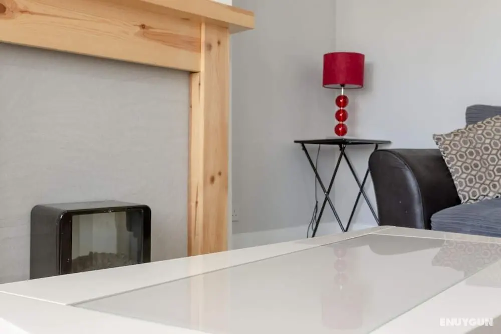 Modern 2 Bedroom Apartment in Morden - Oda