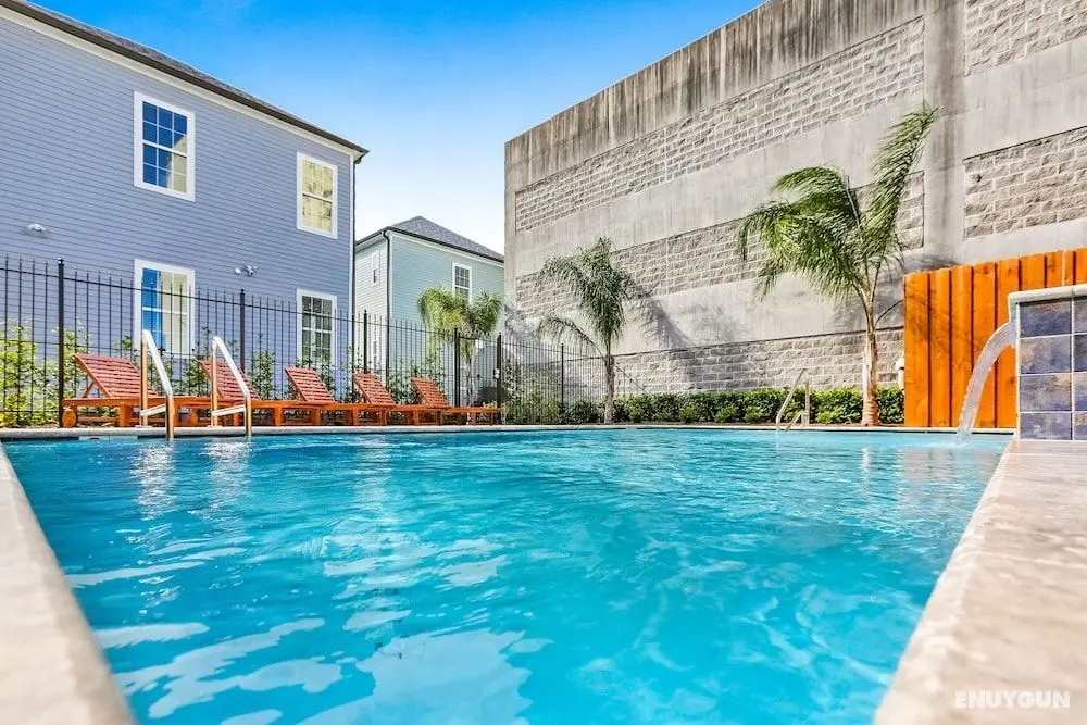 Modern 3BR Condo With Pool - Öne Çıkan Resim