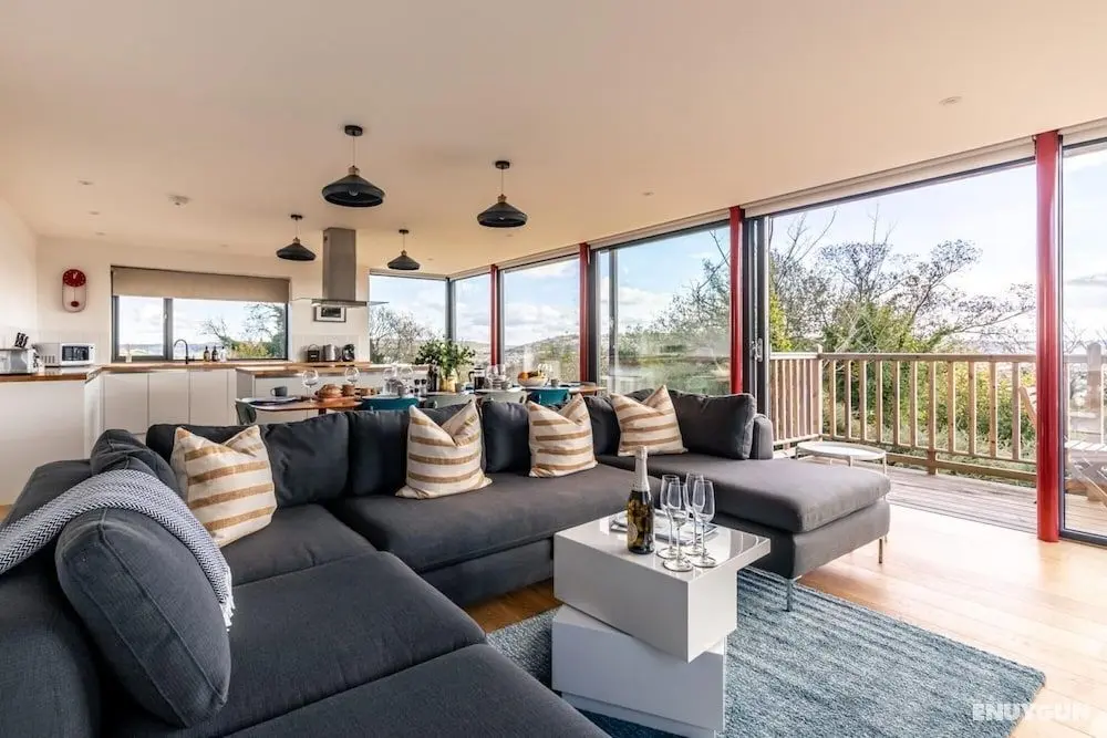 Modern 5 Bedroom Home With Garden Panoramic Views - Öne Çıkan Resim