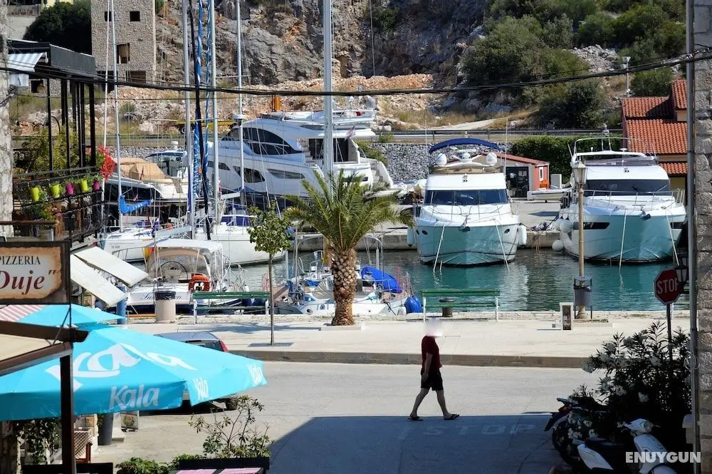 Modern Apartment in Marina, Near Split, Croatia - Öne Çıkan Resim