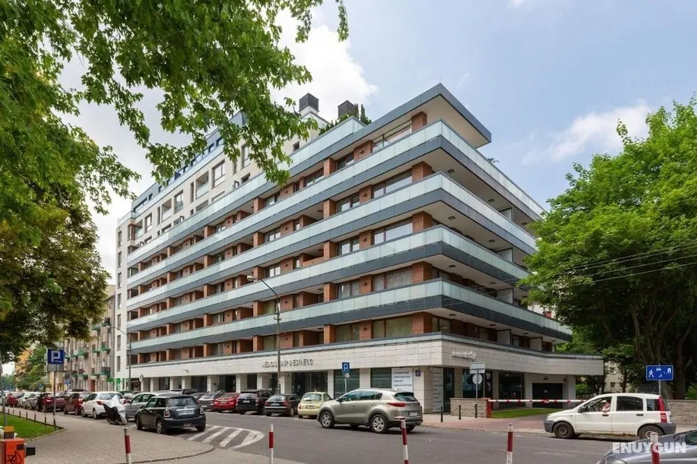 Modern apartment with pool - Oda Manzaraları