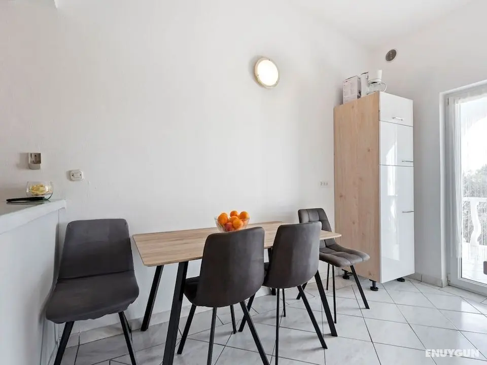 Modern Apartment in Vir With Balcony - Öne Çıkan Resim