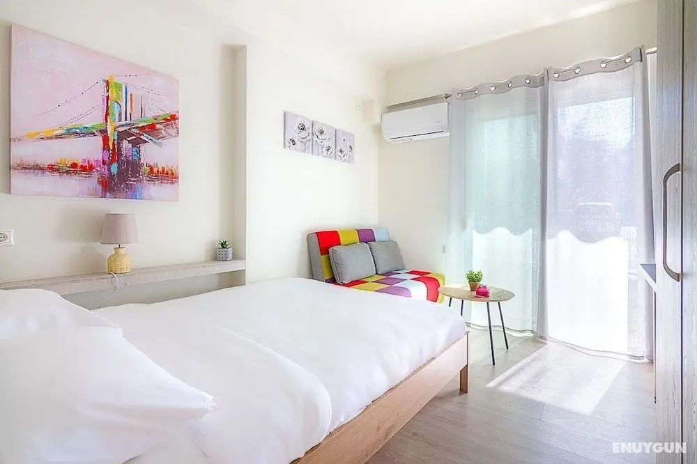 Modern Athens Studio by Cloudkeys - Öne Çıkan Resim