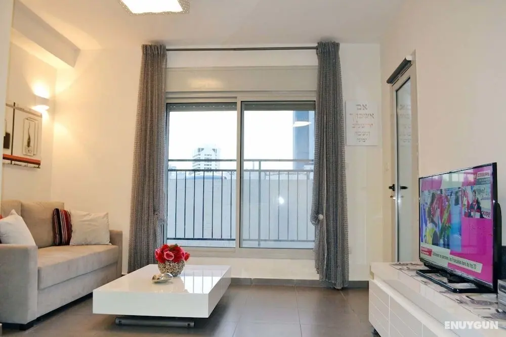 Modern in City Center by FeelHome - Öne Çıkan Resim