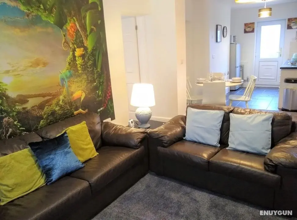 Modern Comfy 2-bedroom Flat in St Helens - Öne Çıkan Resim