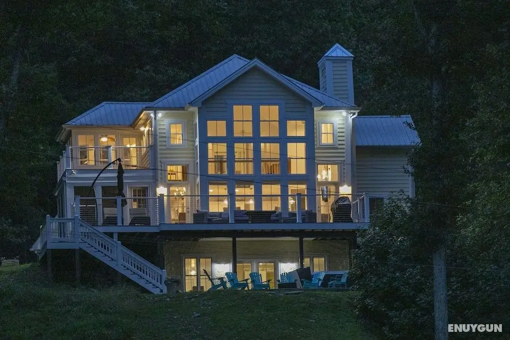 Modern Farmhouse Style Chalet with amazing Kentucky Lake views - Dock, Hottub and Firepit! - Öne Çıkan Resim