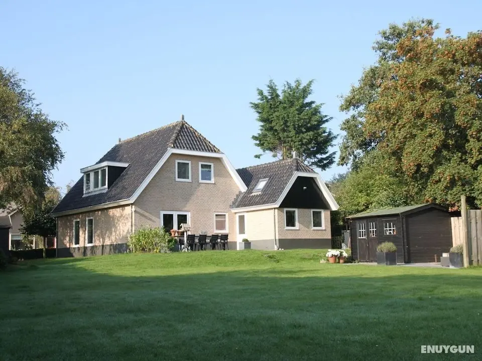 Modern Villa in Groet With Garden - Öne Çıkan Resim