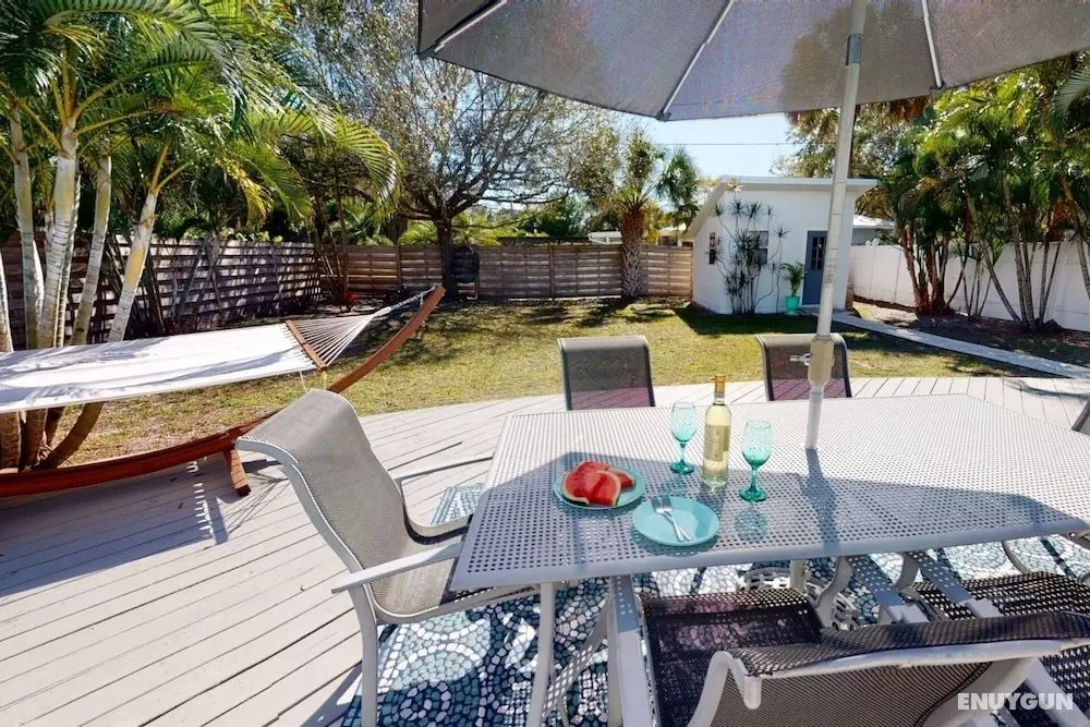 Modern Grove Beautiful 2 Bedroom Home - Oda Düzeni