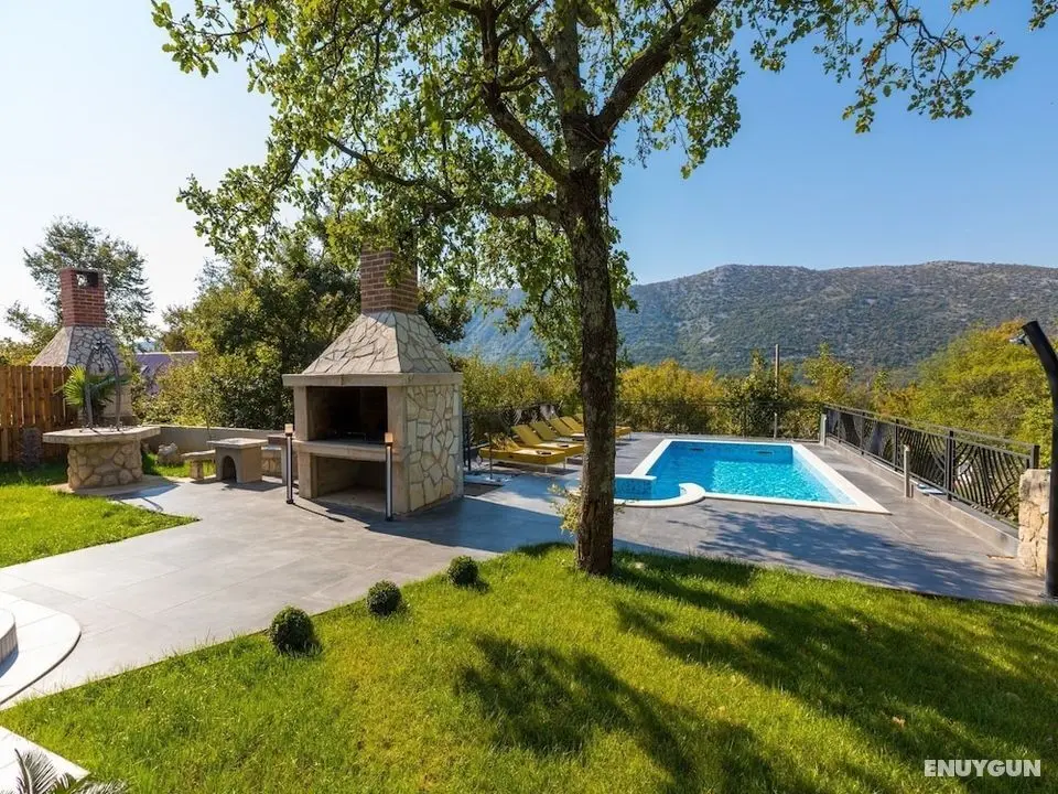 Modern Holiday Home With Private Pool and Mountain View - Öne Çıkan Resim