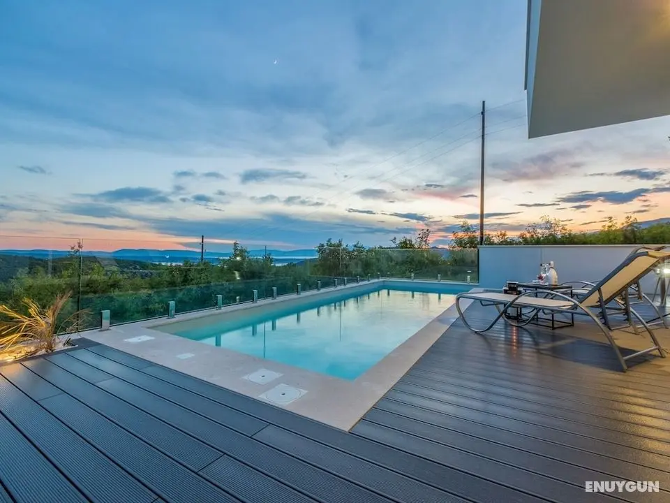 Modern Holiday Home With Private Swimming Pool and Wellness - Öne Çıkan Resim