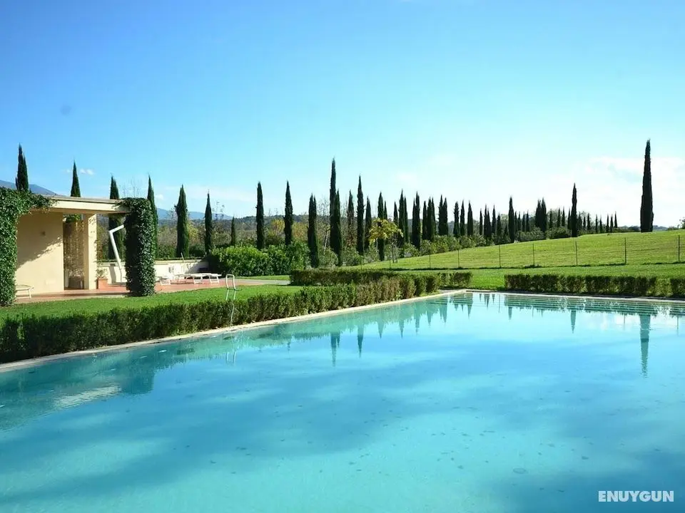 Modern Holiday Home in Rignano Sull'arno With Swimming Pool - Öne Çıkan Resim