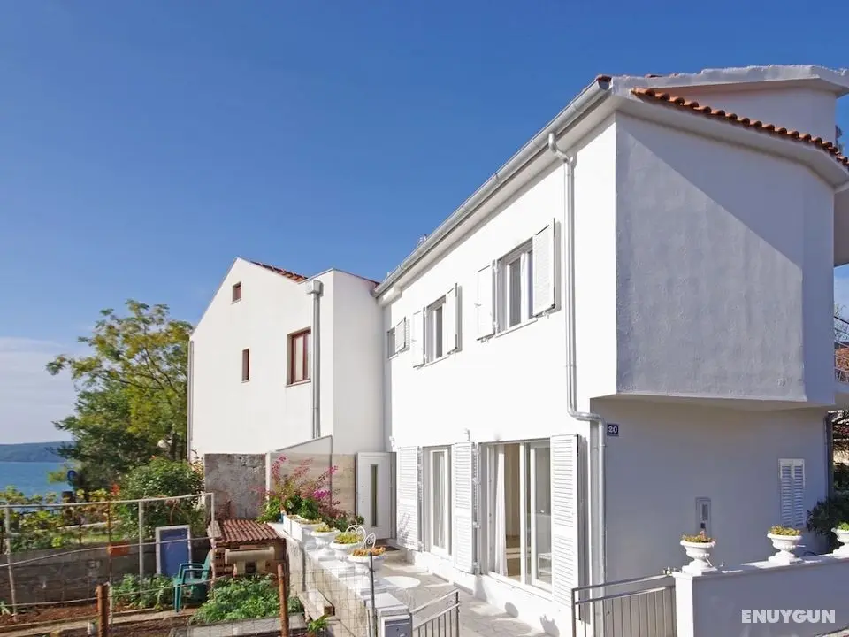 Modern Holiday Home in Zadar With Terrace - Dış Mekan
