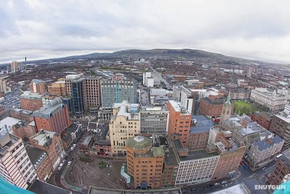 Modern Home in Belfast, Office, Parking, Wifi - Dış Mekan