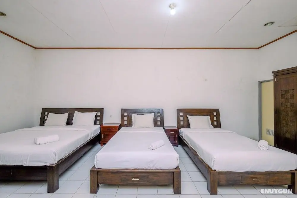 Modern Look Studio At Graha Wishnu Guest House - Oda