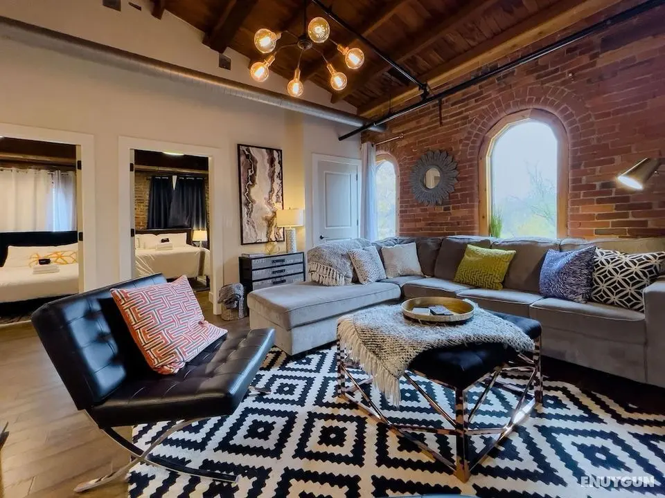 Modern Luxury at The 1865 - Öne Çıkan Resim