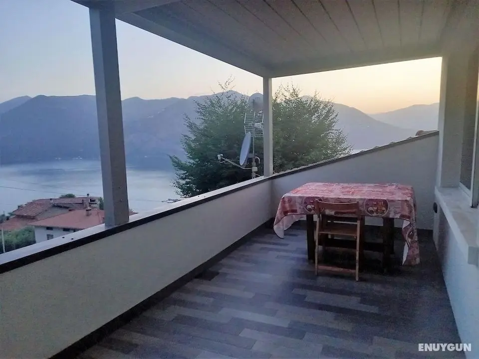 Modern Villa in Marone Italy With Private Pool - Oda Düzeni