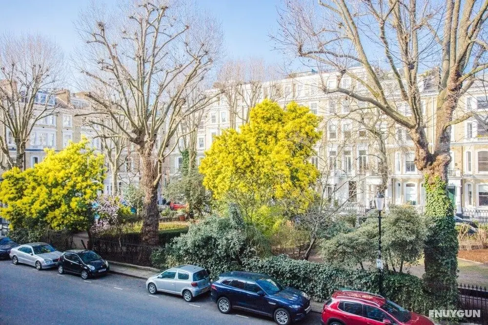 Modern & Spacious 1 Bedroom Apartment in London - Otopark