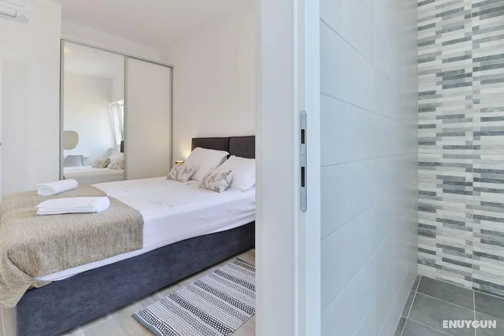 Modern & spacious villa with pool AE1445 - Oda