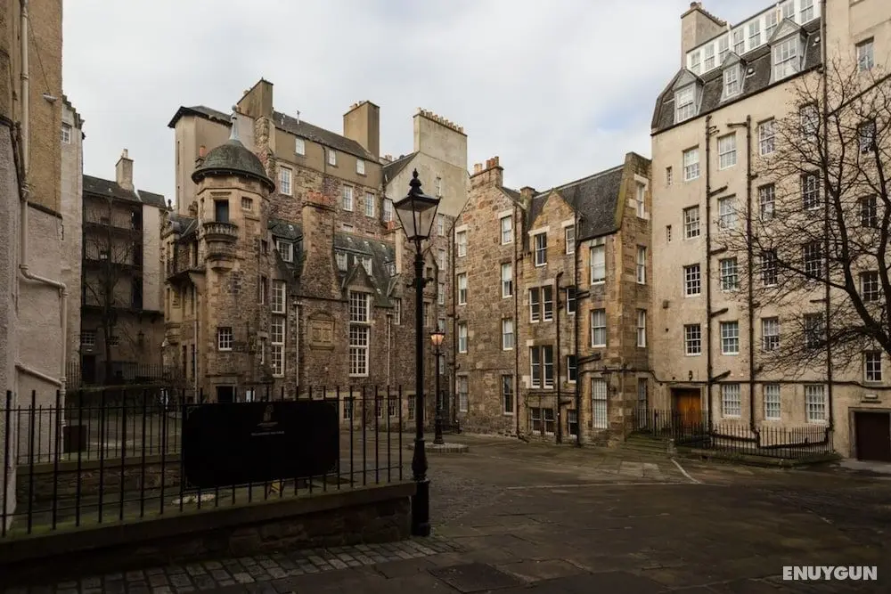 Modern Studio Apartment on Royal Mile Great for Castle - Dış Mekan
