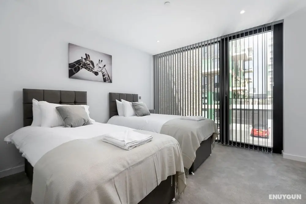 Modern Townhouse Near 02 Arena & Excel - Öne Çıkan Resim