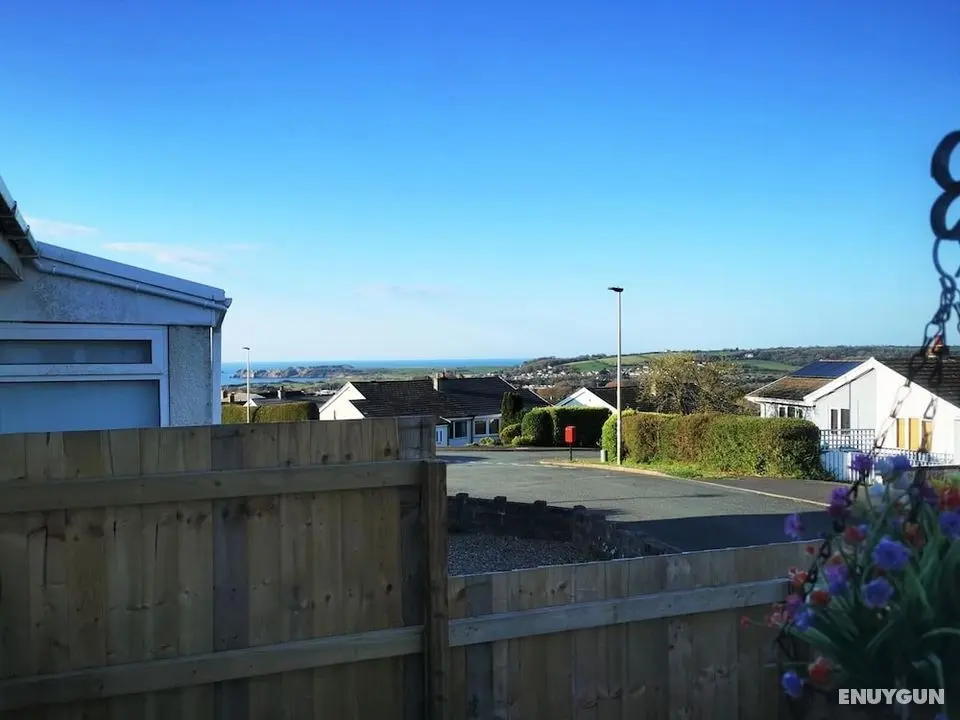 Modernised 3 Bedroom Bungalow Tenby Pembrokeshire - Öne Çıkan Resim