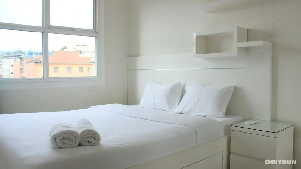 Modest 1BR Apartment at Parahyangan Residence - Öne Çıkan Resim
