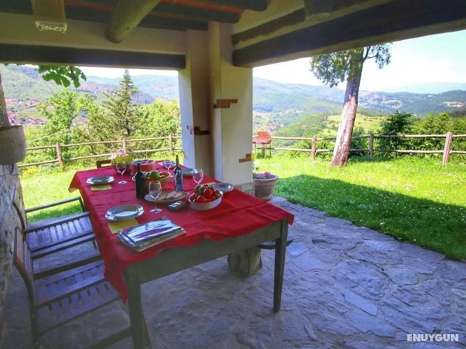 Modish Farmhouse in Ortignano With Swimming Pool - Öne Çıkan Resim