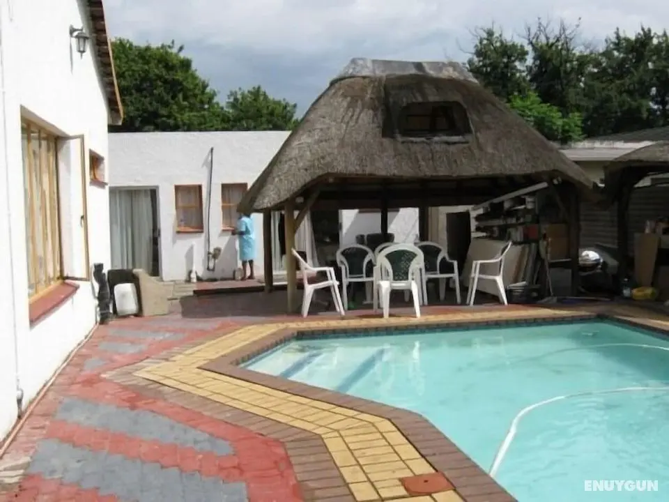 Mohlongwafatshe Guest House - Öne Çıkan Resim