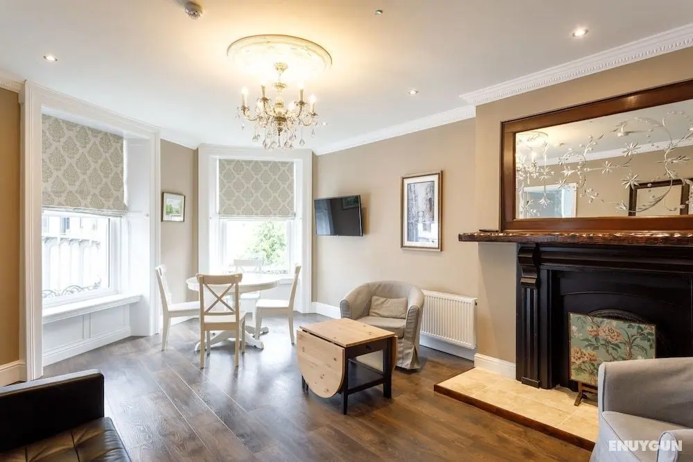 Molloy's Apartments - Öne Çıkan Resim