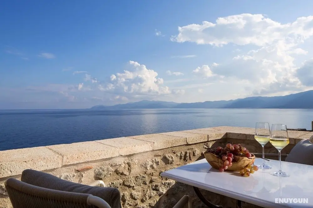 Moni Emvasis Luxury Suites - Öne Çıkan Resim