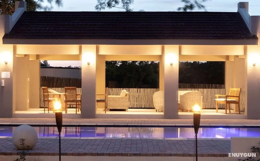 Monkey Thorn Guest Lodge - Havuz