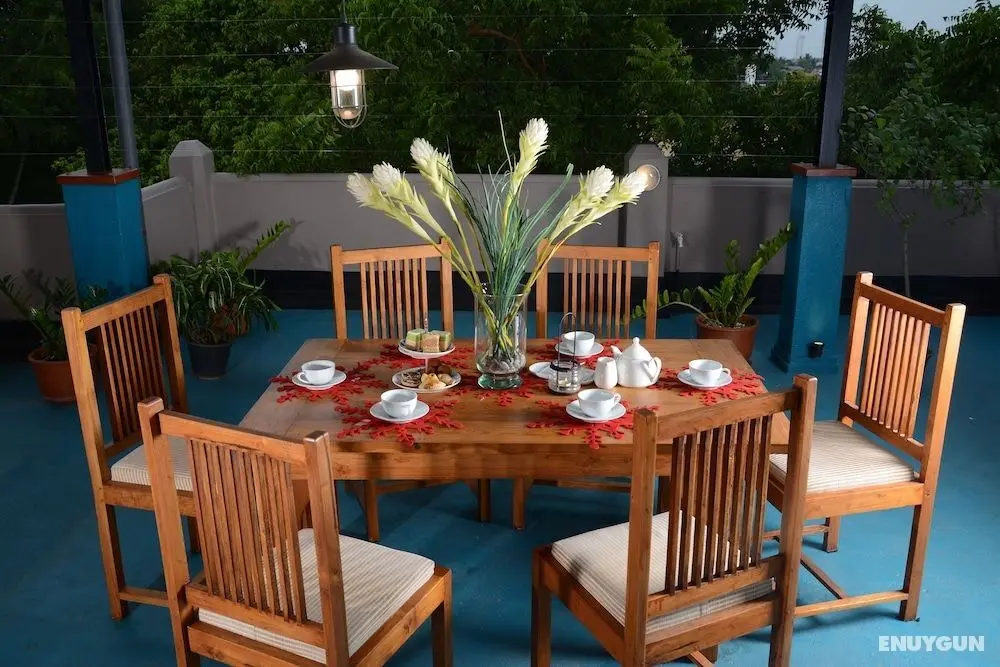 Monsoon Suites - Yerinde Yemek