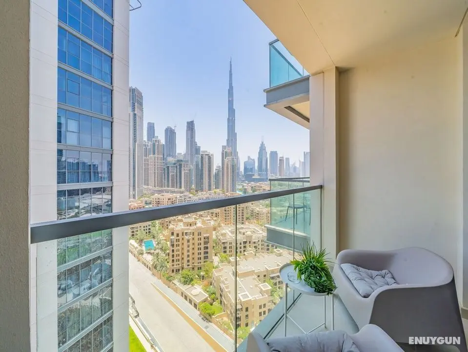 Monty - Serene & Modern Apartment With Burj Khalifa View - Oda Manzaraları