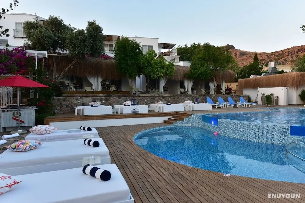MOON BEACH HOTEL - Öne Çıkan Resim