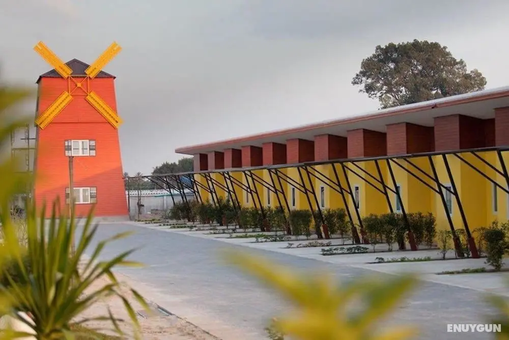 The Moonlight Resort - Öne Çıkan Resim