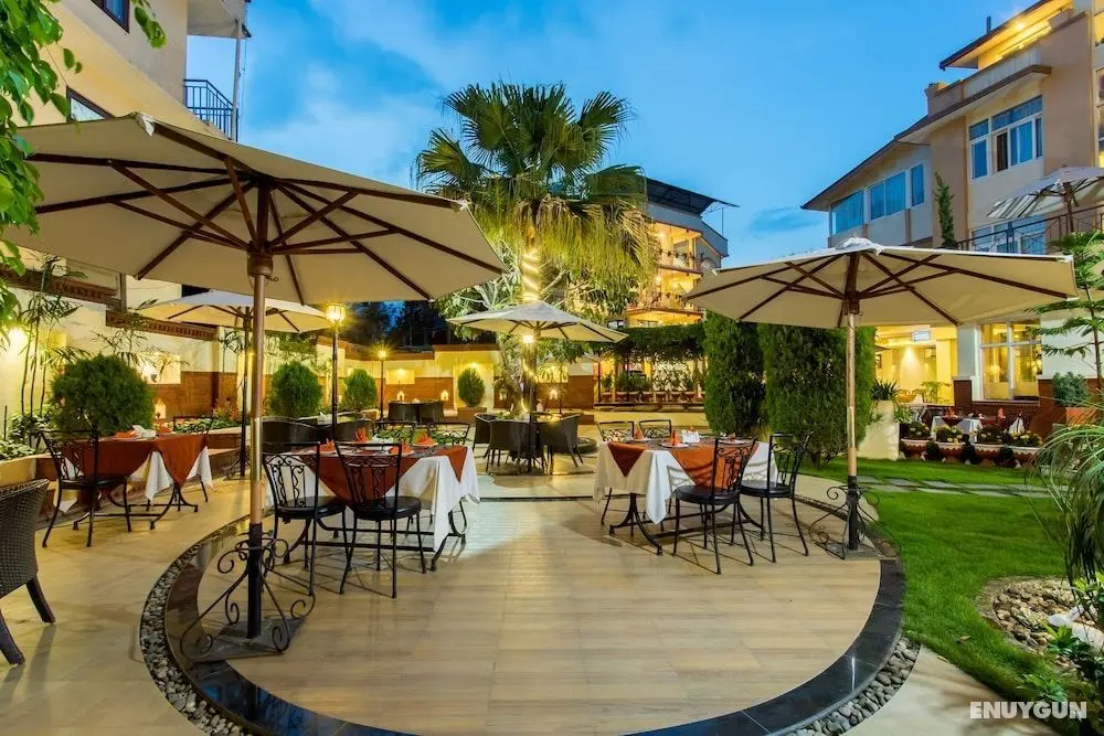 Hotel Moonlight - Öne Çıkan Resim