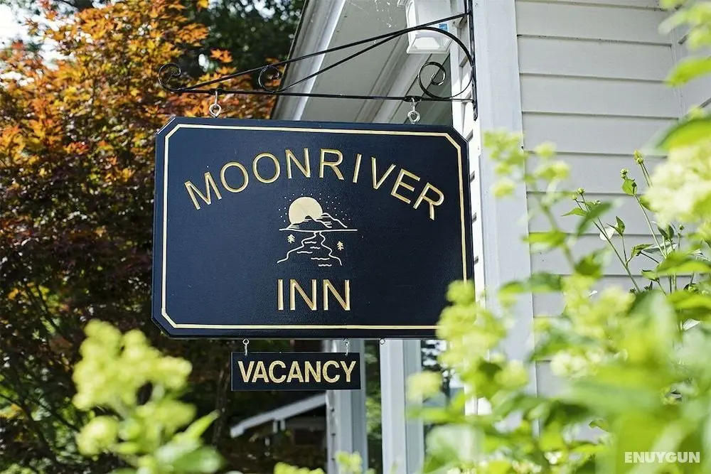 Moonriver Inn - Öne Çıkan Resim