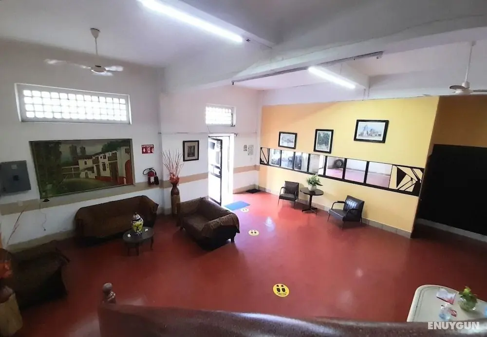 Hotel Morales Inn - Lobi