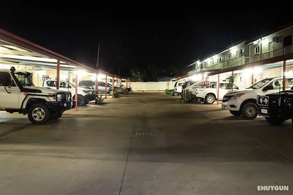 Moranbah Motor Inn - Otopark